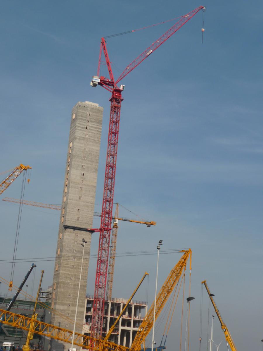 Tower cranes Van der Venne Lifting Service